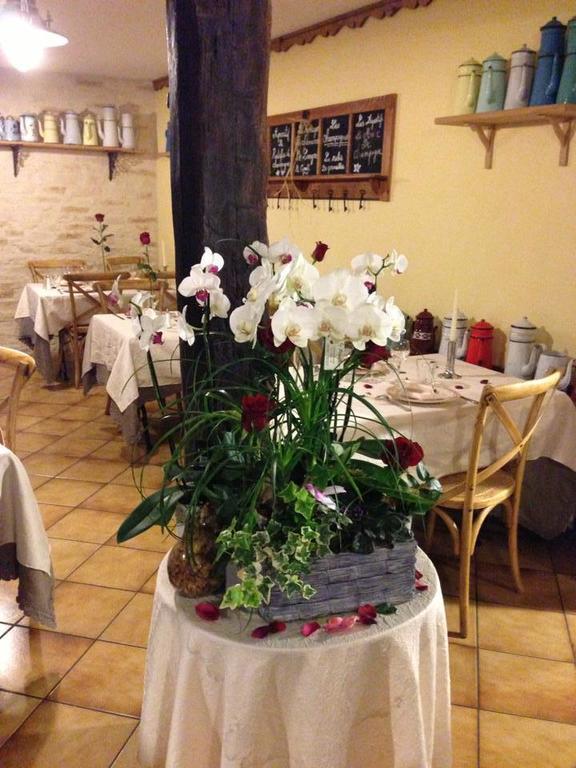 Logis Hotel La Grange Du Relais Colombey-les-deux-Églises Esterno foto